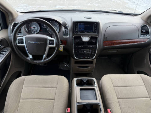 2012 Chrysler Town and Country Touring