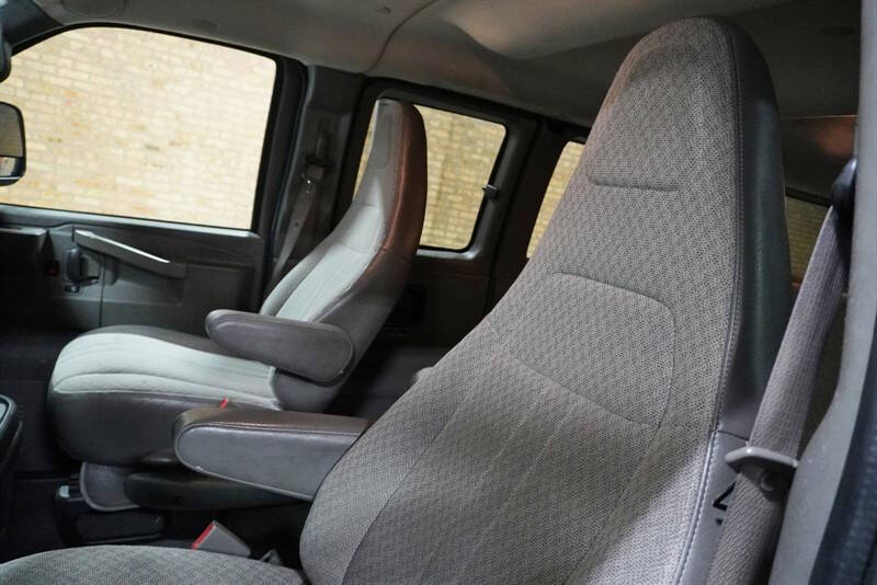 2017 Chevrolet Express LT 3500