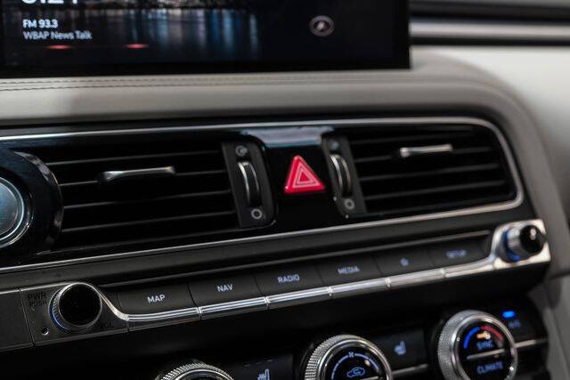 2023 Genesis G70