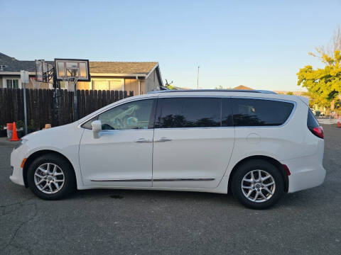2020 Chrysler Pacifica Touring L