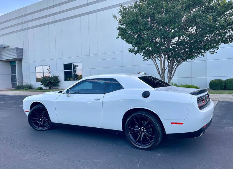 2018 Dodge Challenger SXT Plus