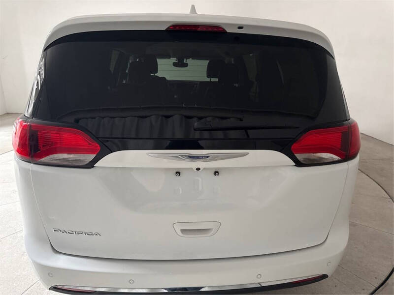 2020 Chrysler Pacifica Touring L