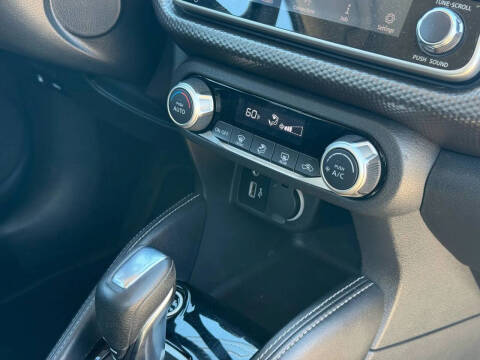 2020 Nissan Kicks SV