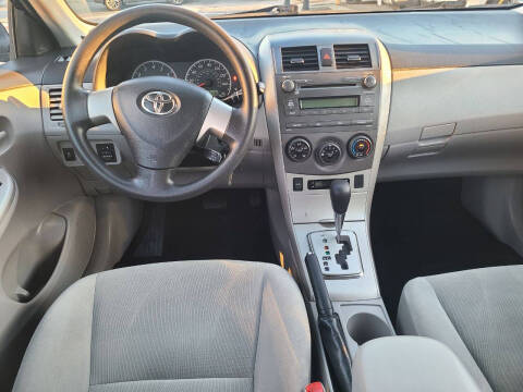 2011 Toyota Corolla LE