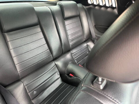 2005 Ford Mustang GT Premium