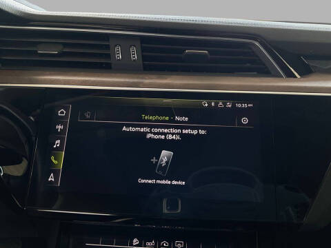 2019 Audi e-tron quattro Premium Plus