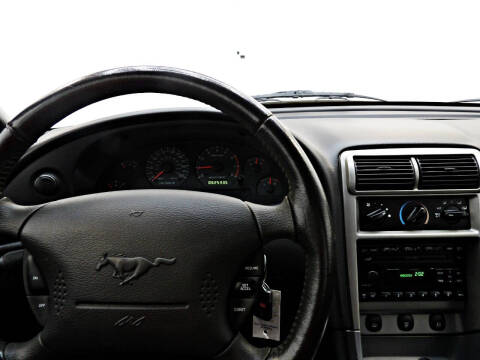 2004 Ford Mustang GT Deluxe