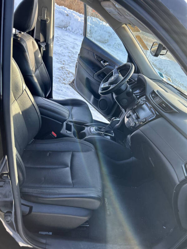 2018 Nissan Rogue SL's photo