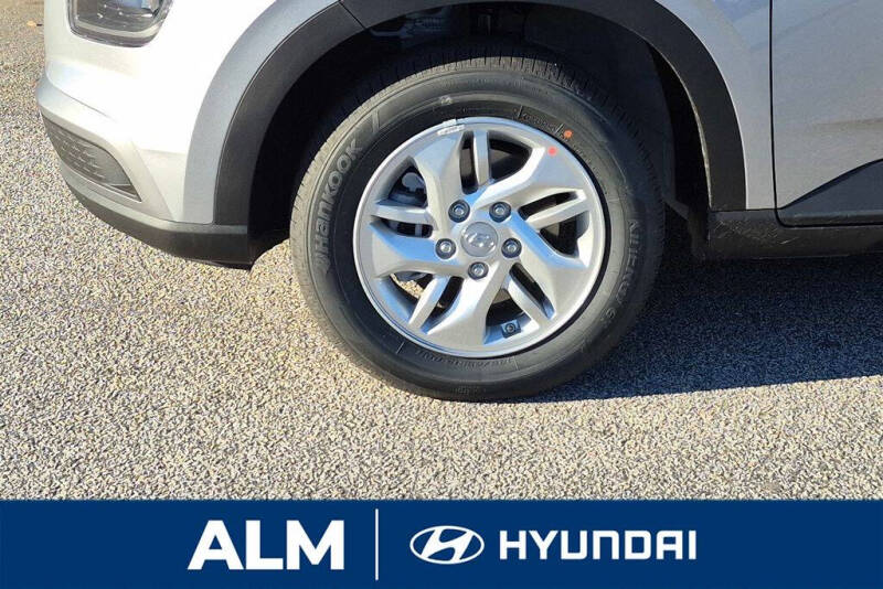 2026 Hyundai Venue SE