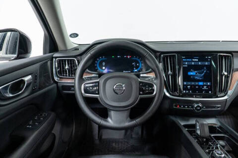 2024 Volvo V60 Cross Country B5 Plus