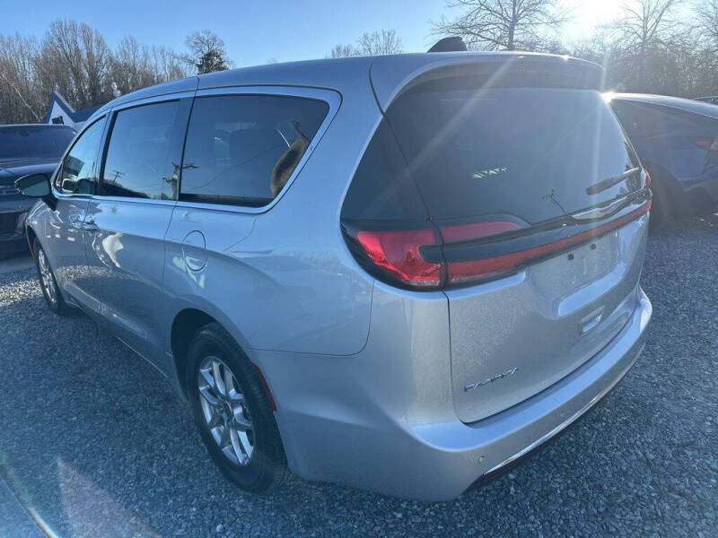 2024 Chrysler Pacifica Touring L