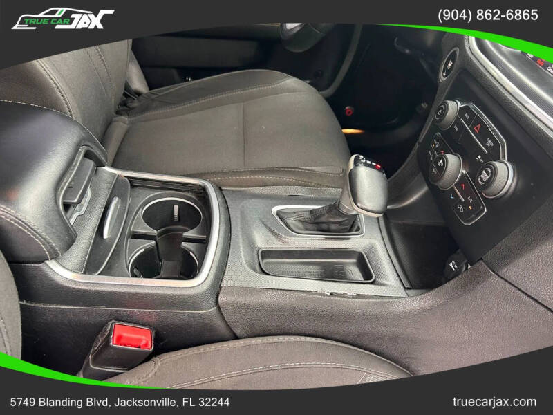 2017 Dodge Charger SXT