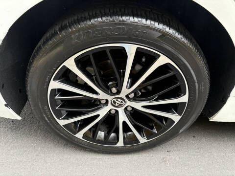 2020 Toyota Camry SE