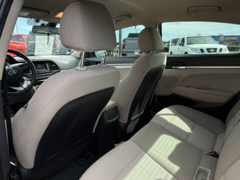 2020 Hyundai Elantra SE