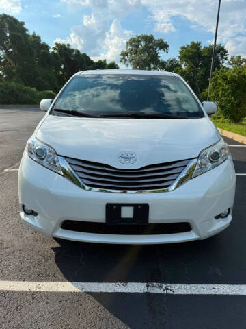 2015 Toyota Sienna XLE Premium 8-Passenger