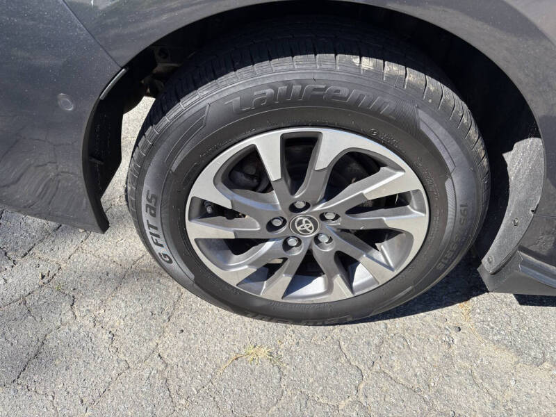 2021 Toyota Prius XLE