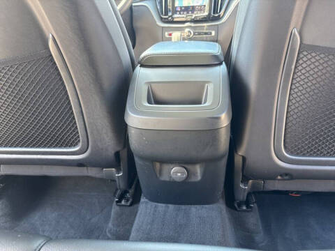 2023 Volvo XC60 B5 Core