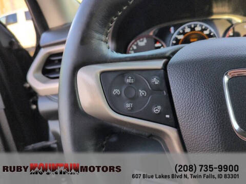 2017 GMC Acadia Denali