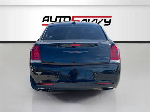 2022 Chrysler 300 S V6