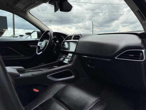 2019 Jaguar F-PACE 30t Prestige