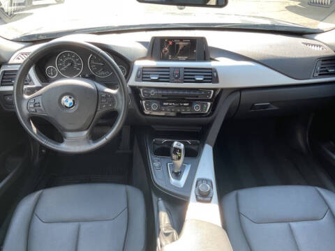 2017 BMW 3 Series 320i xDrive