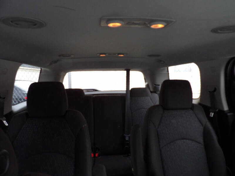 2016 GMC Acadia SLE-2