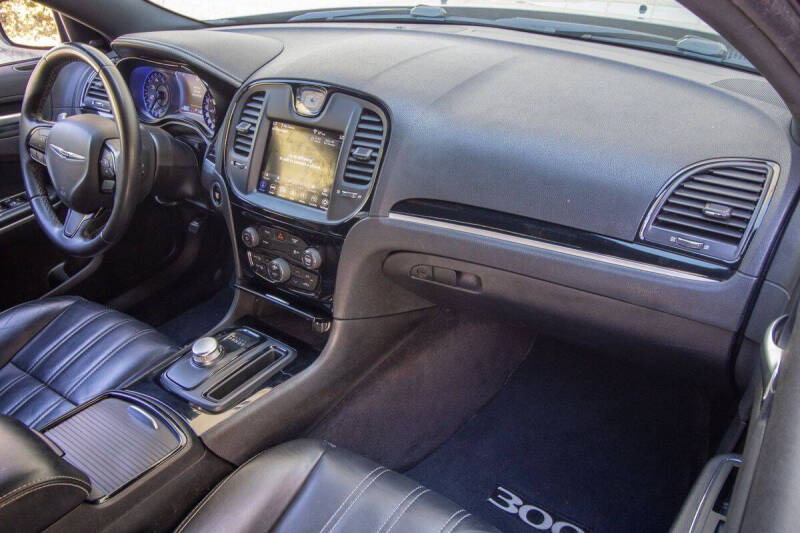 2019 Chrysler 300 S