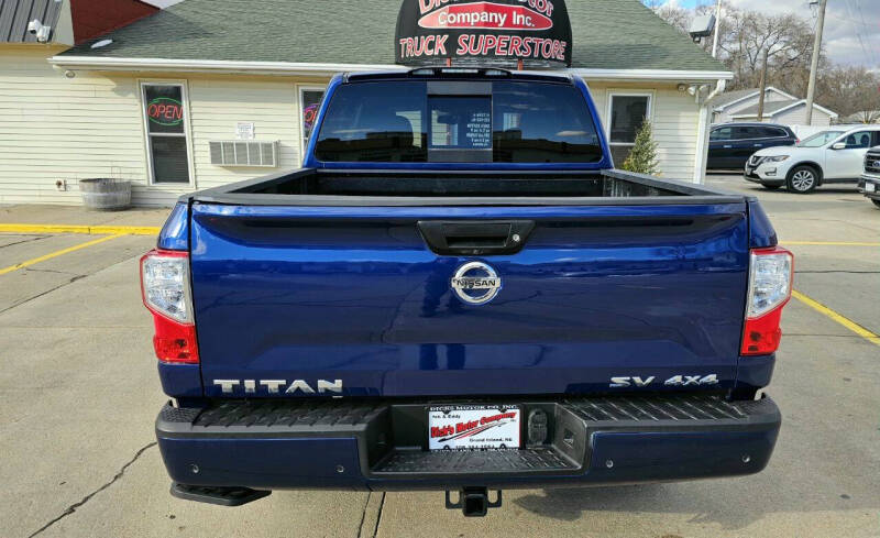 2021 Nissan Titan SV