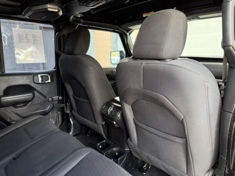 2020 Jeep Gladiator Sport