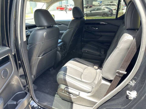 2024 Honda Pilot EX-L w/Rear Captain's Chairs
