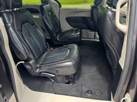 2022 Chrysler Pacifica Touring L