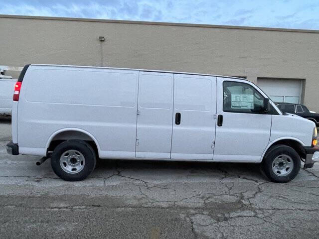 2025 Chevrolet Express 2500