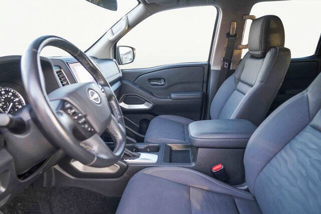 2023 Nissan Frontier SV