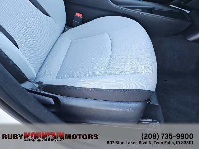 2019 Toyota Prius LE