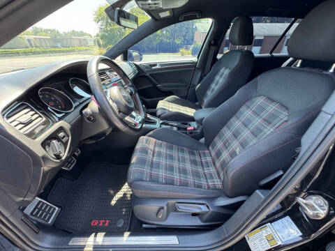 2021 Volkswagen Golf GTI SE