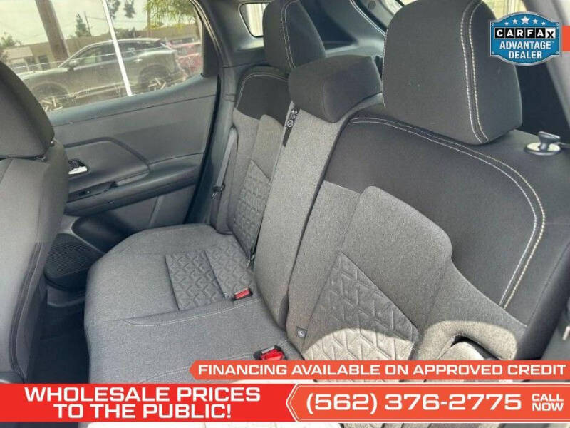 2025 Nissan Kicks SV