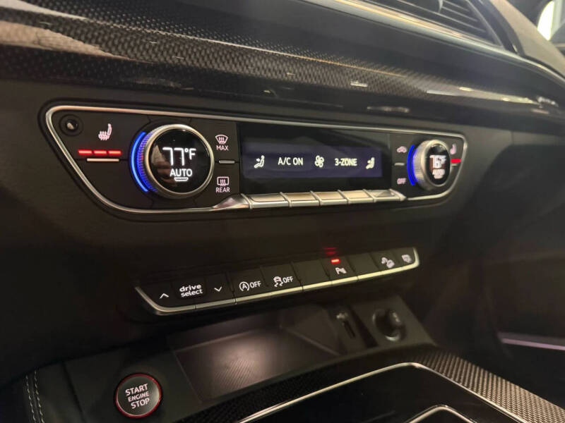 2024 Audi SQ5 3.0T quattro Premium Plus