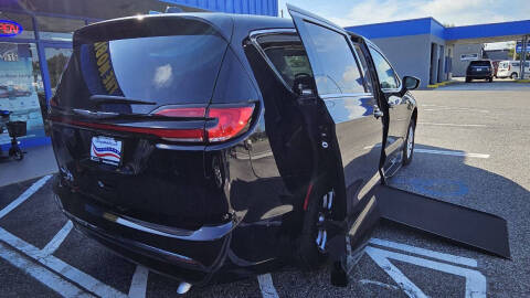 2024 Chrysler Pacifica Touring L