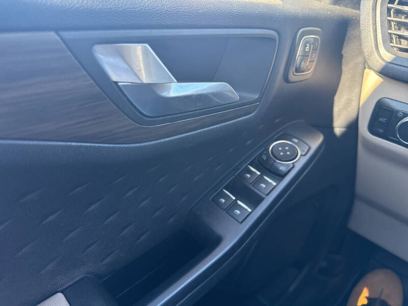 2020 Ford Escape Titanium