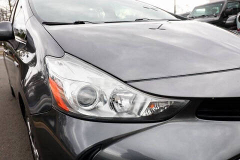 2017 Toyota Prius v Four