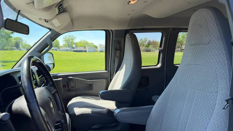 2017 Chevrolet Express LT 3500