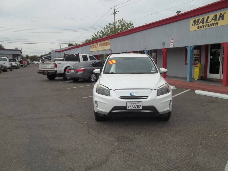 2013 Toyota RAV4 EV photo 17