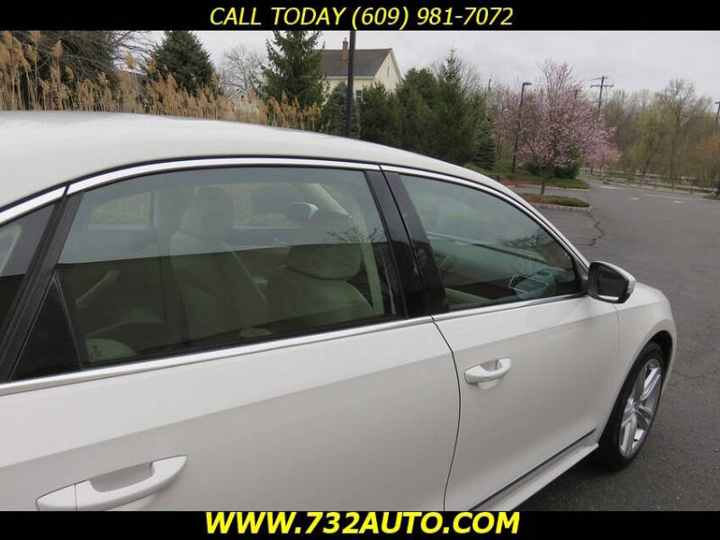 2014 Volkswagen Passat 1.8T SEL Premium PZEV