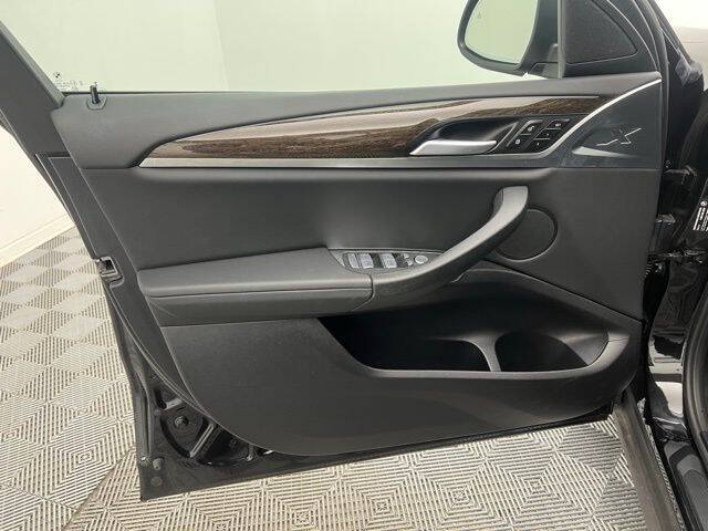 2024 BMW X4 xDrive30i