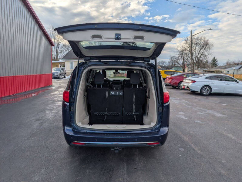 2017 Chrysler Pacifica Touring-L