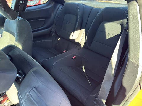 2015 Ford Mustang V6