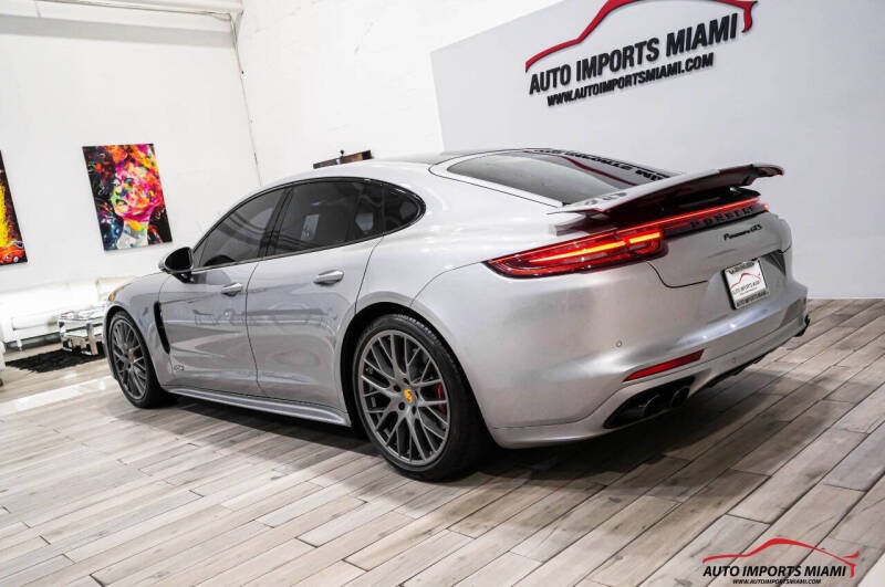 2019 Porsche Panamera GTS