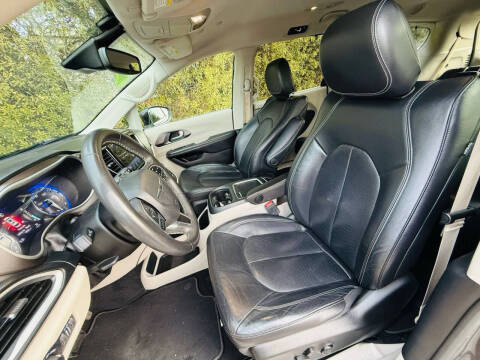 2022 Chrysler Pacifica Touring L