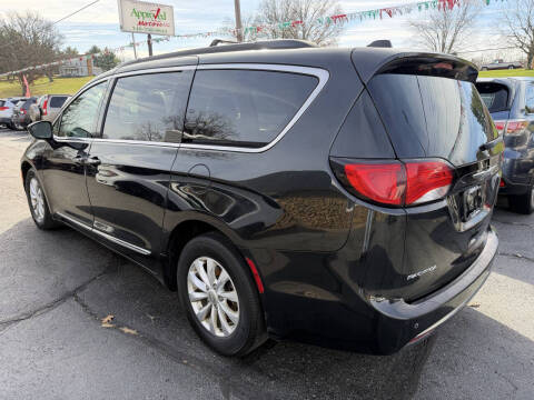 2017 Chrysler Pacifica Touring Plus