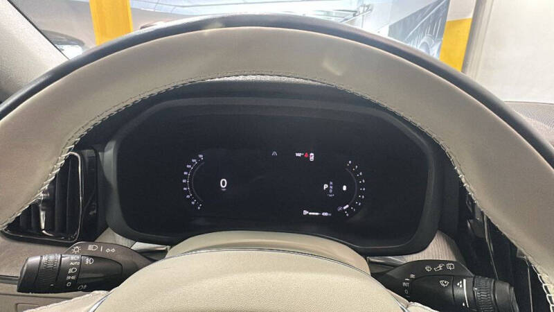 2024 Volvo XC60 B5 Plus Dark Theme